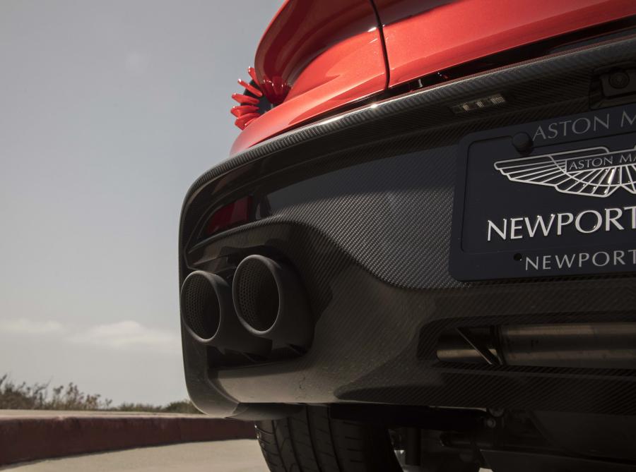 Детали экстерьера Aston Martin Vanquish Zagato Volante 2017 года  (NA) (фото 10 из 40)